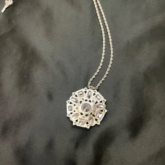 New, Without Tags, Betsy Johnson Long Neclace with Large Chrystal Pendant. - Picture 5 of 16